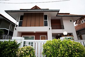 T.W. Marina Pool Villa Pattaya