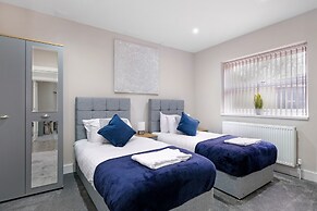 Crown Place 2 & 3 Bedroom Luxury Apts