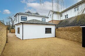 Crown Place 2 & 3 Bedroom Luxury Apts