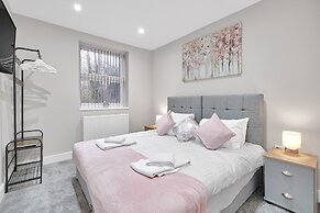 Crown Place 2 & 3 Bedroom Luxury Apts