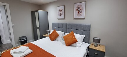 Crown Place 2 & 3 Bedroom Luxury Apts