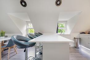 Crown Place 2 & 3 Bedroom Luxury Apts