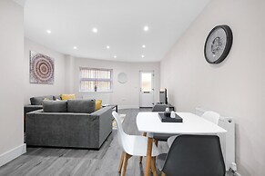 Crown Place 2 & 3 Bedroom Luxury Apts