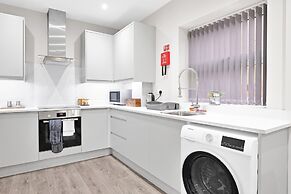 Crown Place 2 & 3 Bedroom Luxury Apts