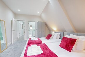 Crown Place 2 & 3 Bedroom Luxury Apts