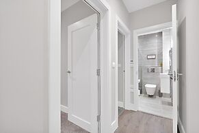 Crown Place 2 & 3 Bedroom Luxury Apts