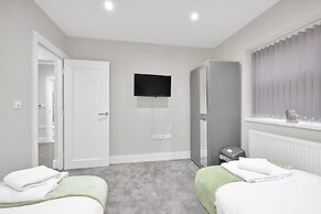 Crown Place 2 & 3 Bedroom Luxury Apts