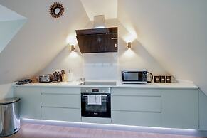 Crown Place 2 & 3 Bedroom Luxury Apts