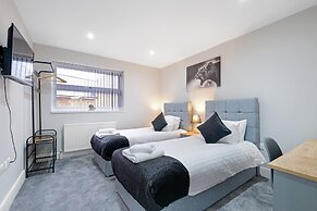 Crown Place 2 & 3 Bedroom Luxury Apts