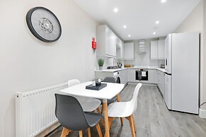 Crown Place 2 & 3 Bedroom Luxury Apts