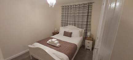 Lovely 3-bed House in Luton