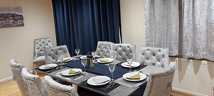 Lovely 3-bed House in Luton