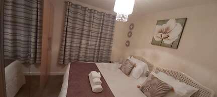 Lovely 3-bed House in Luton