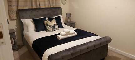 Lovely 3-bed House in Luton