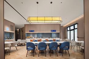 Holiday Inn Express Zhengzhou Garden Road by IHG