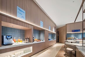 Holiday Inn Express Zhengzhou Garden Road by IHG