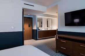 Cambria Hotel Boston Somerville