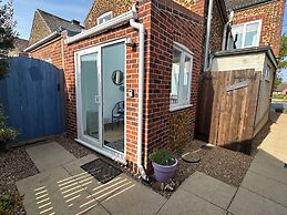 57 Southend Road