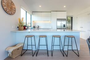 Luna Cottage - Ocean Views on Waiheke