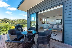 Luna Cottage - Ocean Views on Waiheke