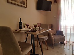 Glyfada's Cosy Apartments