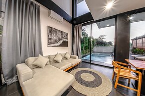 Balangan Beach Villa Freya