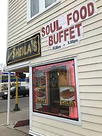 New-20p off-Uptown Love MPLS next to Fun