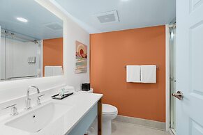 Golden Sands Carolina Beach Oceanfront, Tapestry by Hilton