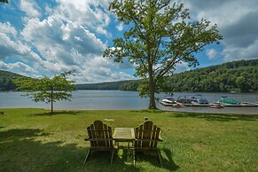 At Lake's Edge by Taylor Made Deep Creek