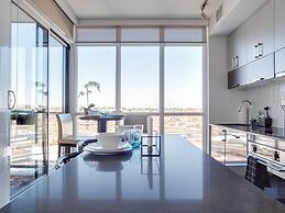 Sweeping Views Luxury 2BR Suite