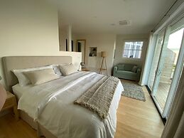 45 Steps - The Culinary Beachside Inn