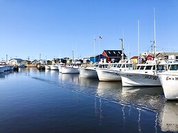 45 Steps - The Culinary Beachside Inn