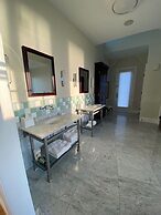 45 Steps - The Culinary Beachside Inn