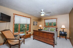 Bears Lair by Taylor Made Deep Creek