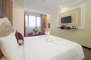 Me Q Beach Hotel & Apartment