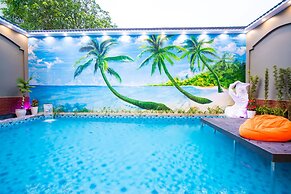 Me Q Beach Hotel & Apartment