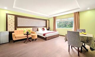 Me Q Beach Hotel & Apartment