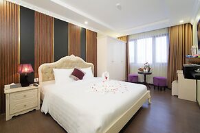 Me Q Beach Hotel & Apartment