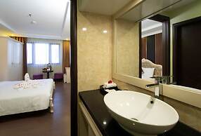 Me Q Beach Hotel & Apartment