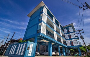 Is Am Are Stay Boutique