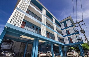 Is Am Are Stay Boutique