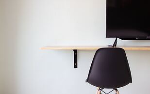 Is Am Are Stay Boutique