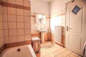 Grand Meteora Central Luxury Apartment