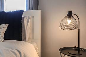 Grand Meteora Central Luxury Apartment