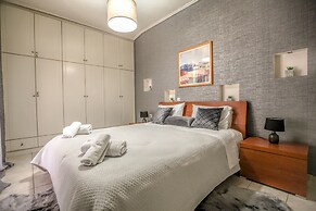 Grand Meteora Central Luxury Apartment