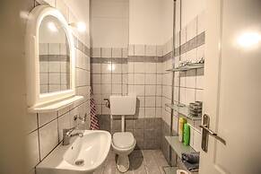 Grand Meteora Central Luxury Apartment