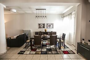 Grand Meteora Central Luxury Apartment