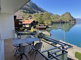 Chalet Apartments Iseltwald