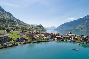 Chalet Apartments Iseltwald