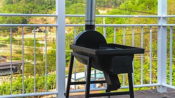 Gapyeong Ddel Poolvilla